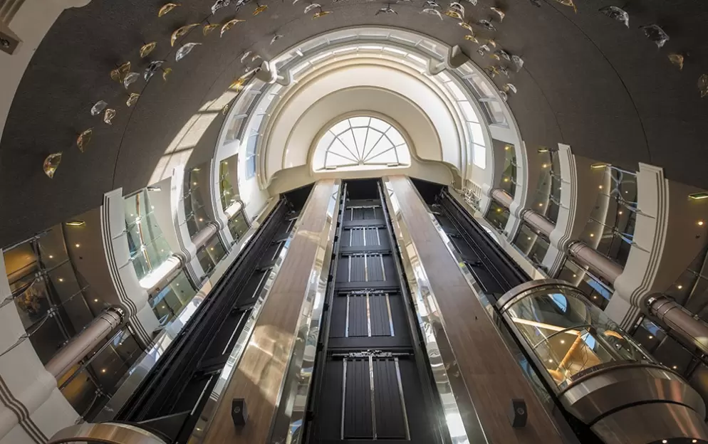 Regent Seven Seas Cruises - Seven Seas Mariner - Atrium.jpg